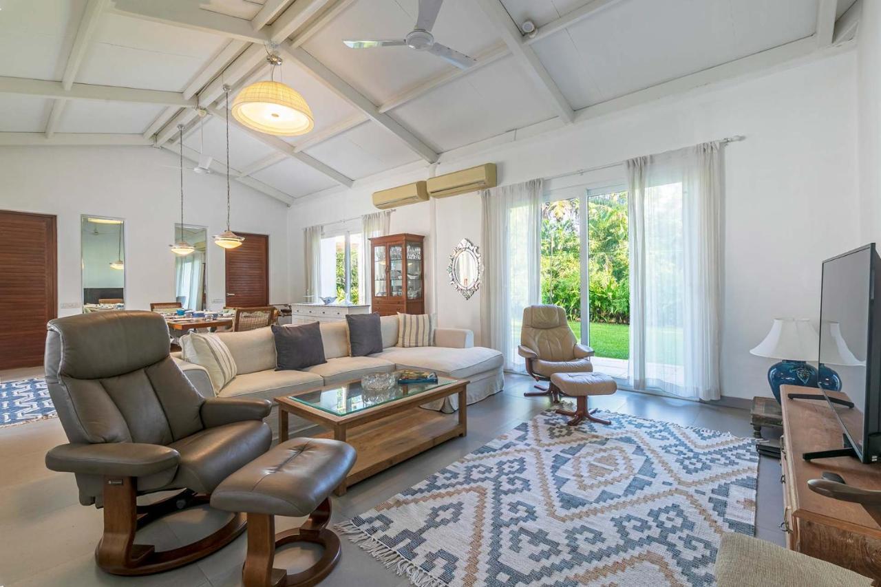 Hamptons Charm By Stayvista Luxury 5Br With Pool, Lawn & Table Tennis Alībāg Exterior foto