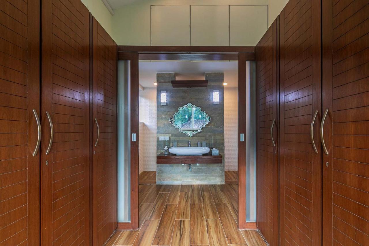 Hamptons Charm By Stayvista Luxury 5Br With Pool, Lawn & Table Tennis Alībāg Exterior foto