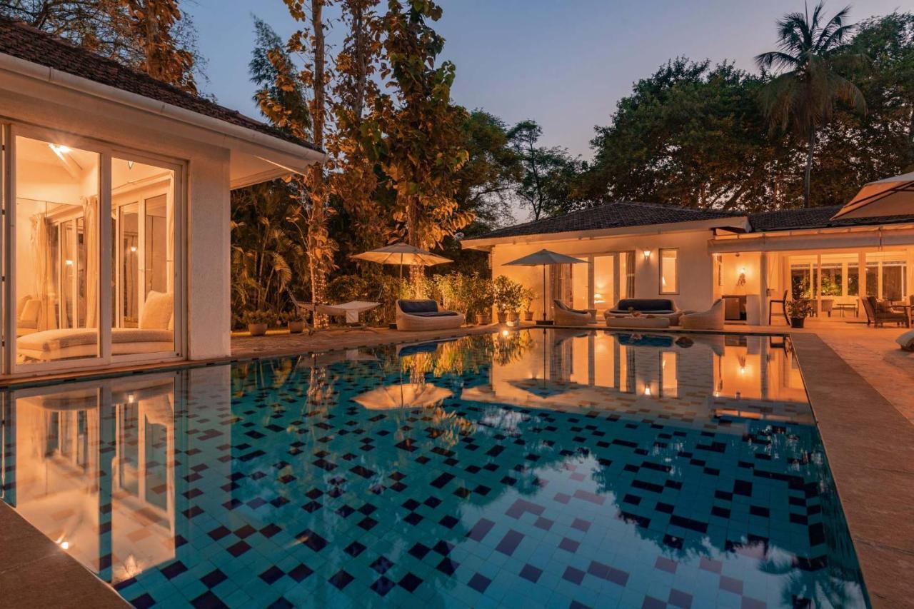 Hamptons Charm By Stayvista Luxury 5Br With Pool, Lawn & Table Tennis Alībāg Exterior foto