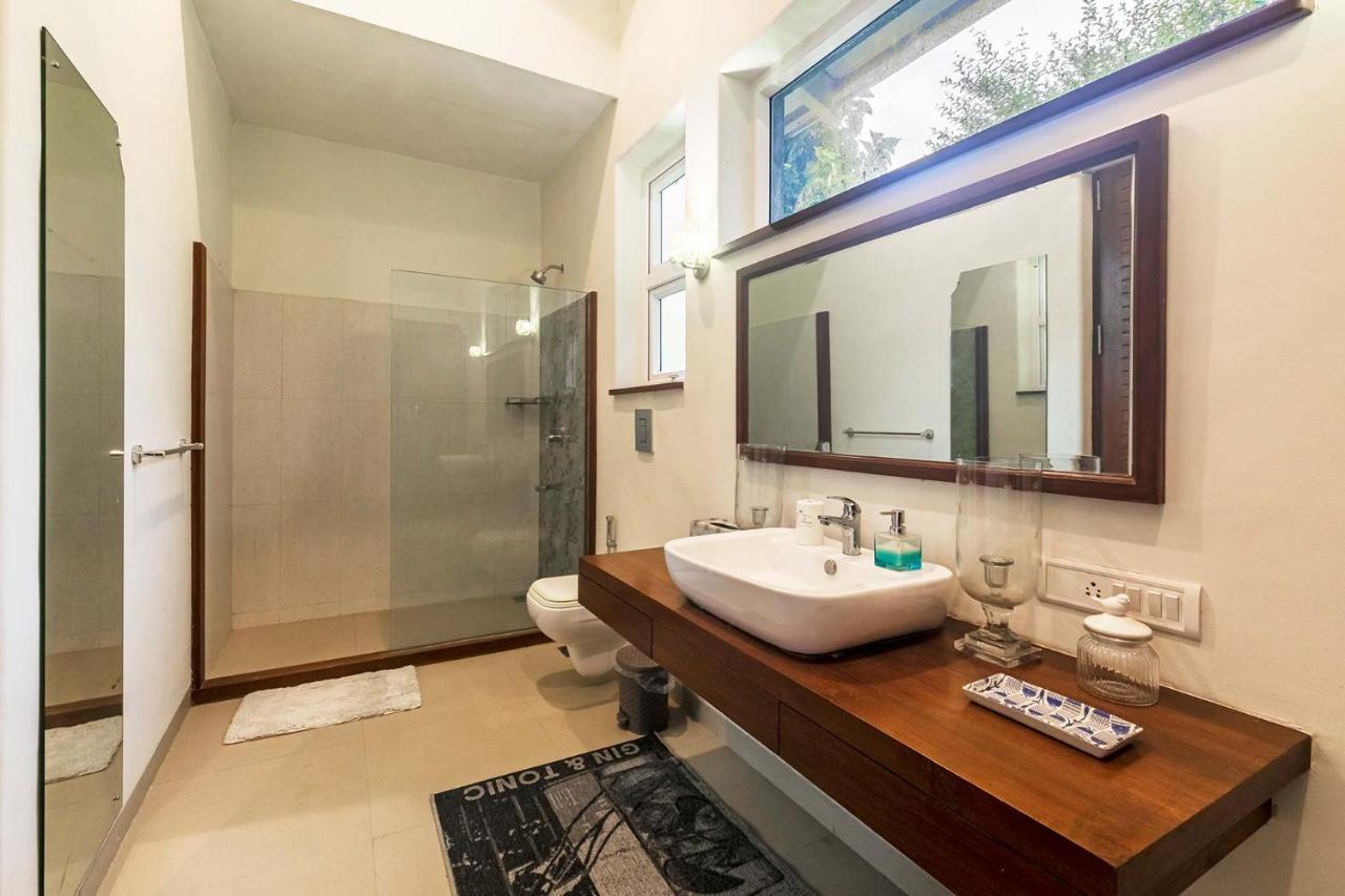 Hamptons Charm By Stayvista Luxury 5Br With Pool, Lawn & Table Tennis Alībāg Exterior foto